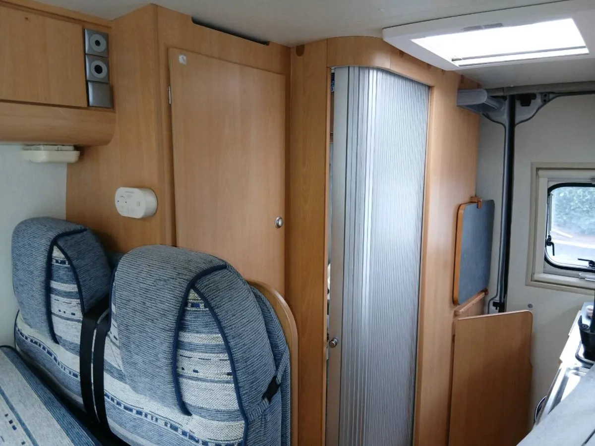 Camper van - Image 3