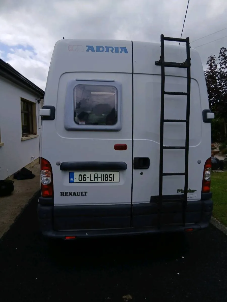 Camper van - Image 4