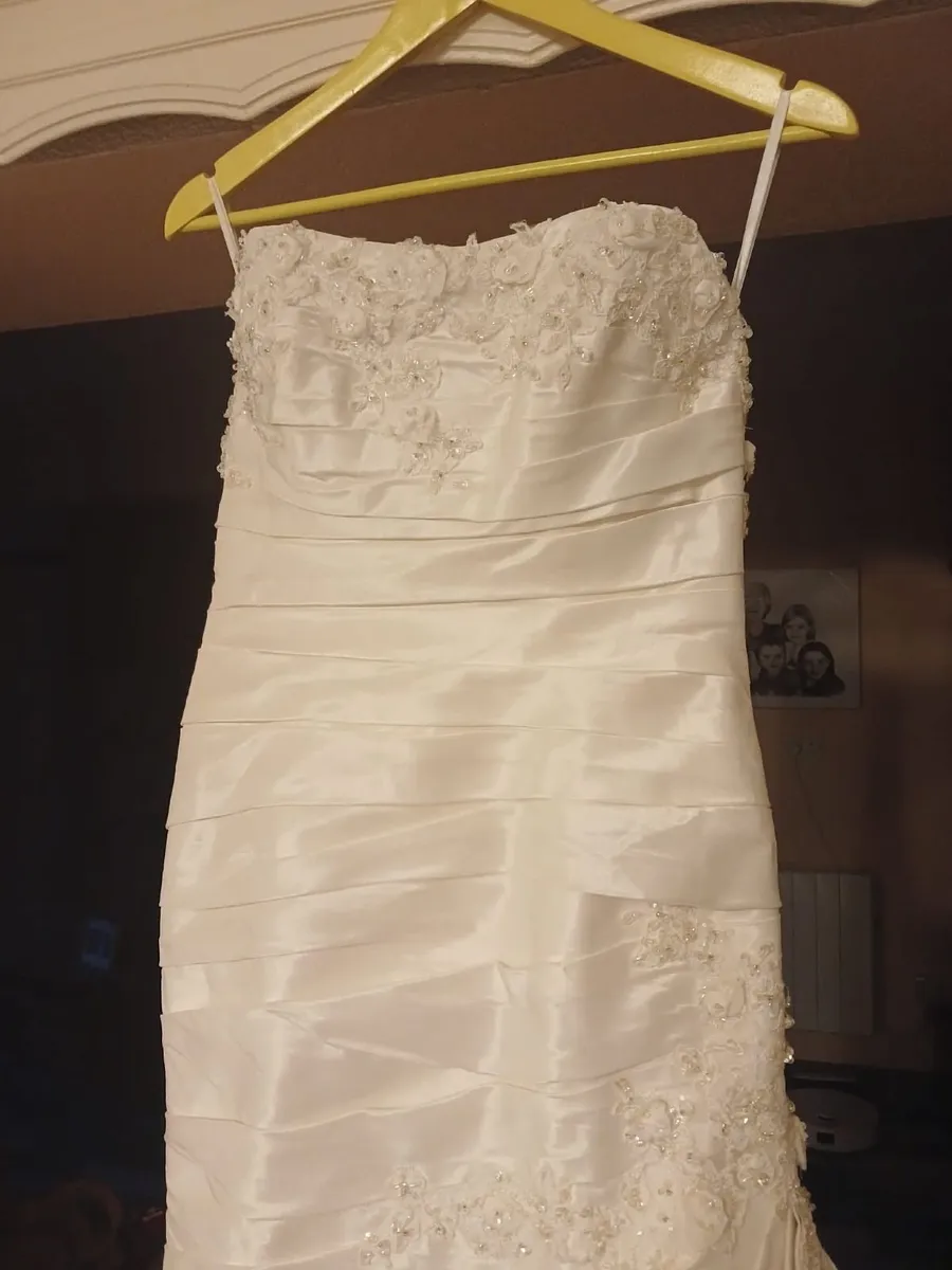 Wedding dress - Image 2