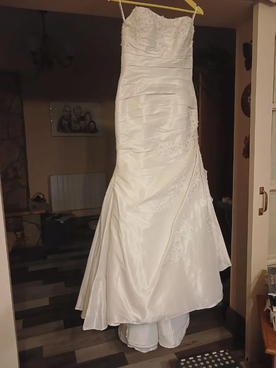 Wedding dress - Image 3