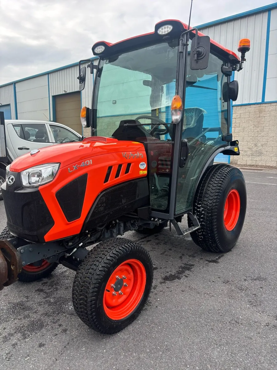 Kubota compact tractor - Image 1