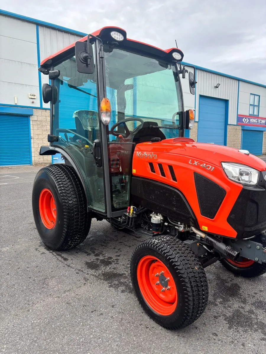Kubota compact tractor - Image 2