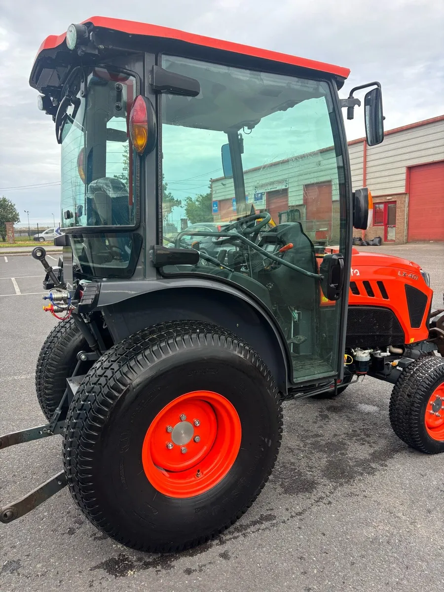 Kubota compact tractor - Image 4