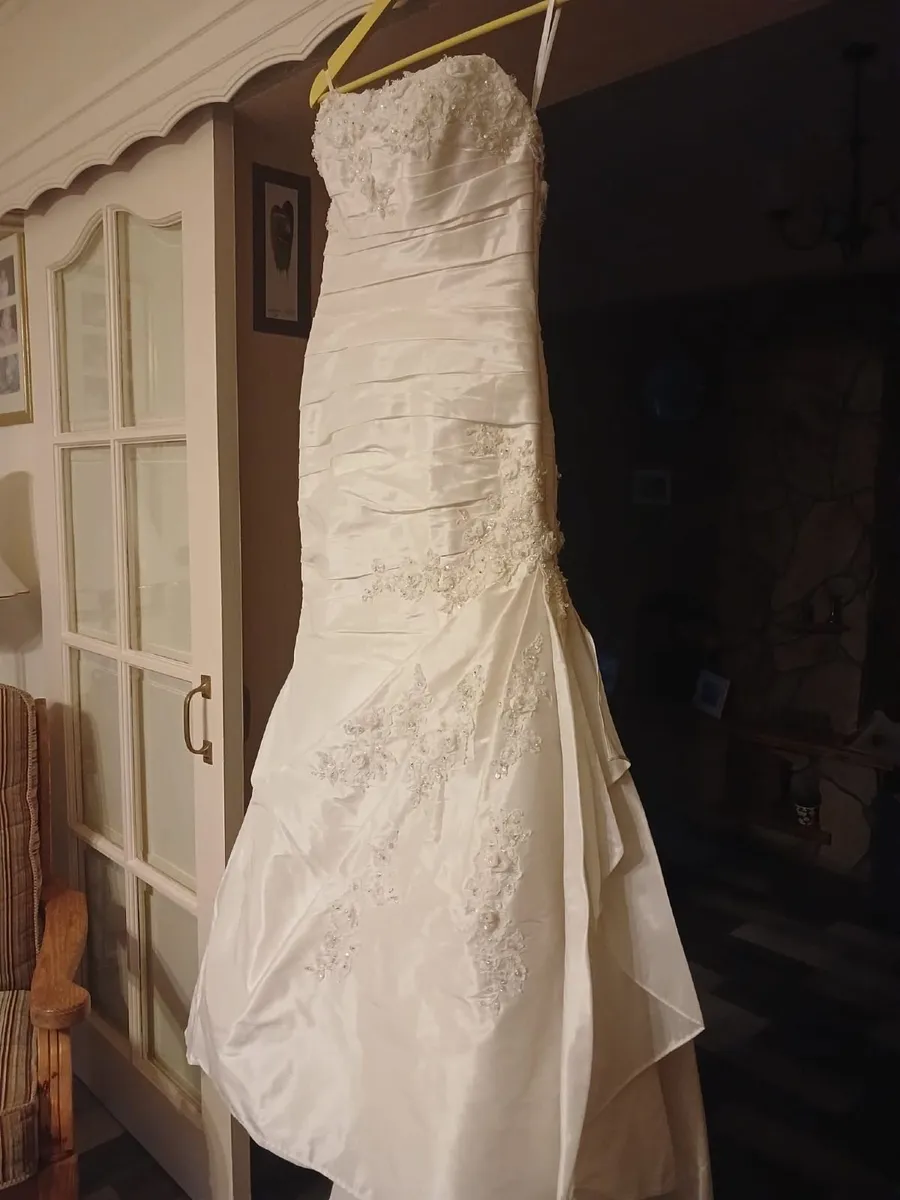 Wedding dress - Image 4