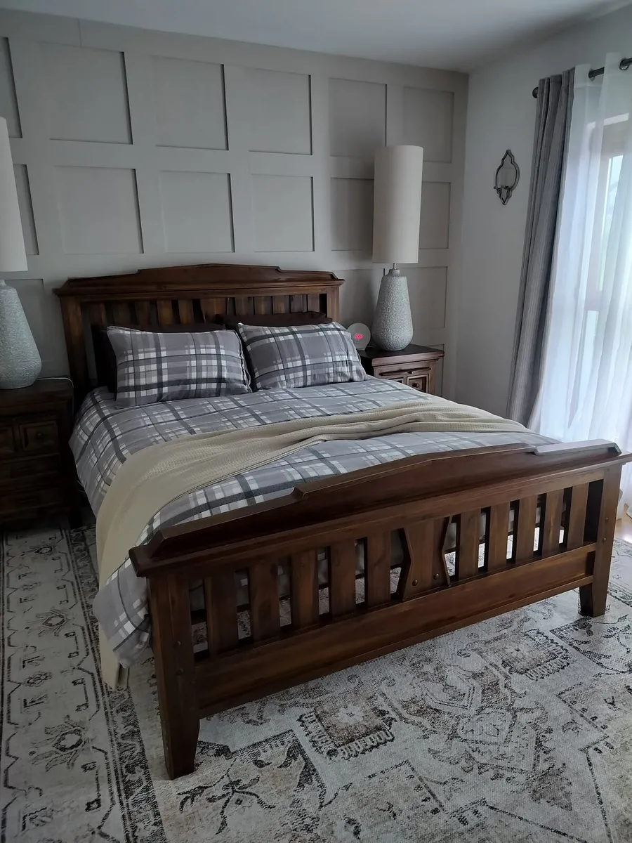 King size bed - Image 2