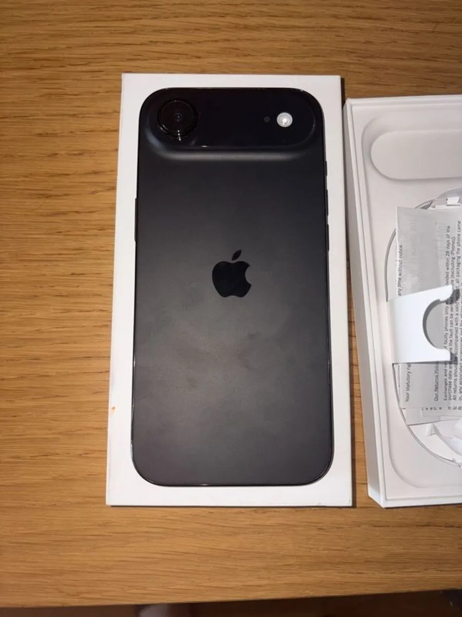 iPhone Air 17 Black - Image 2