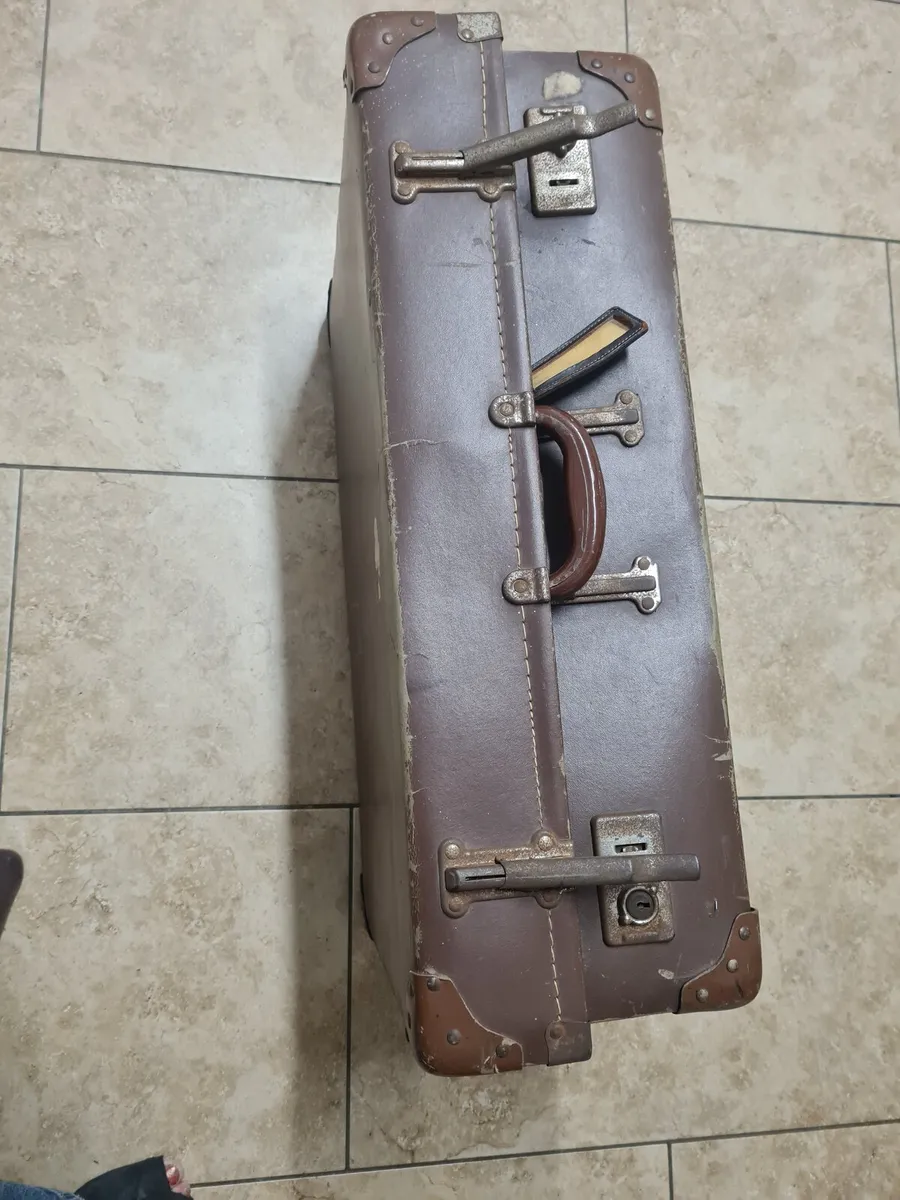 Old travel case - Image 3