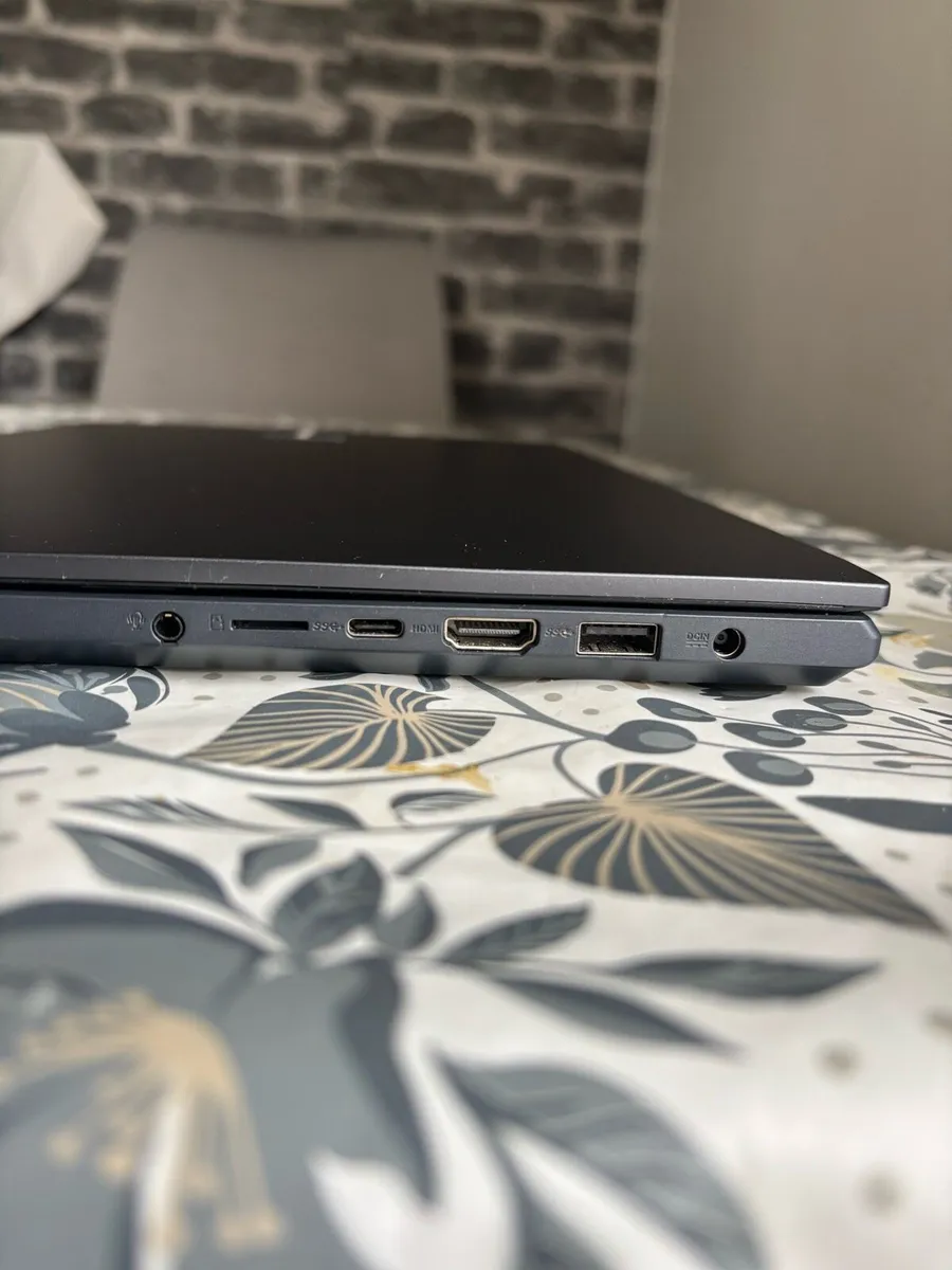 ASUS VivoBook pro 15, OLED - Image 3