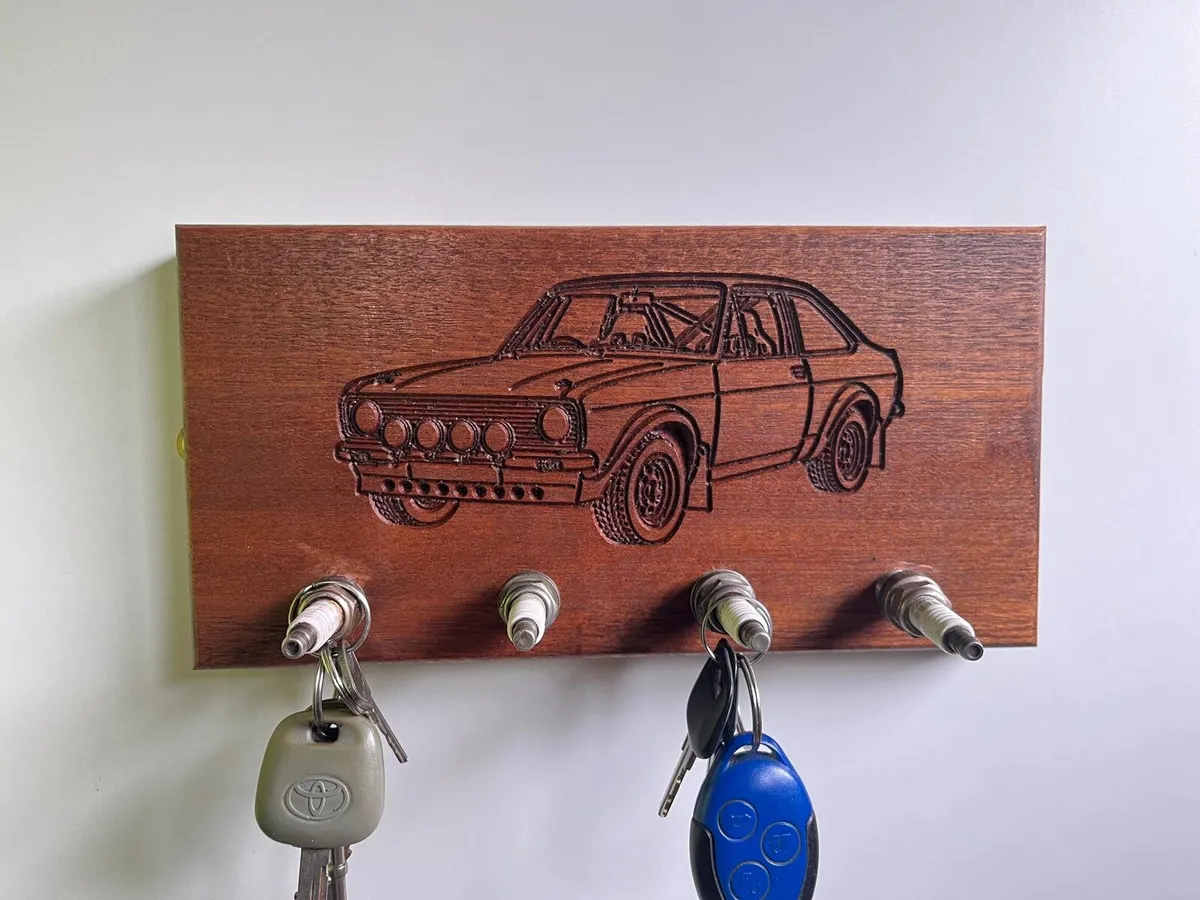 Classic Rally Car Mahogany key racks +spark plugs - Image 2
