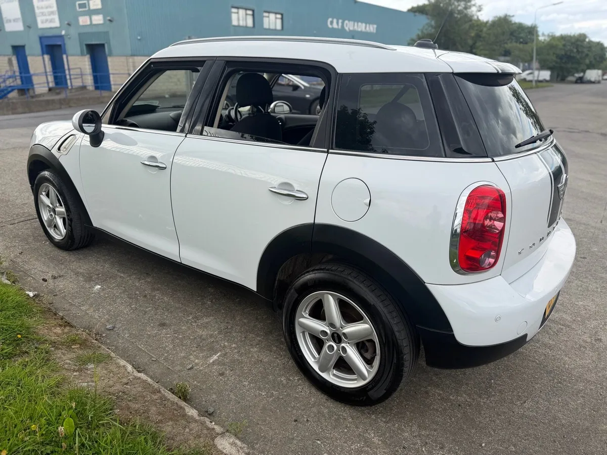2013 Mini Countryman Low Miles Mint Car - Image 3