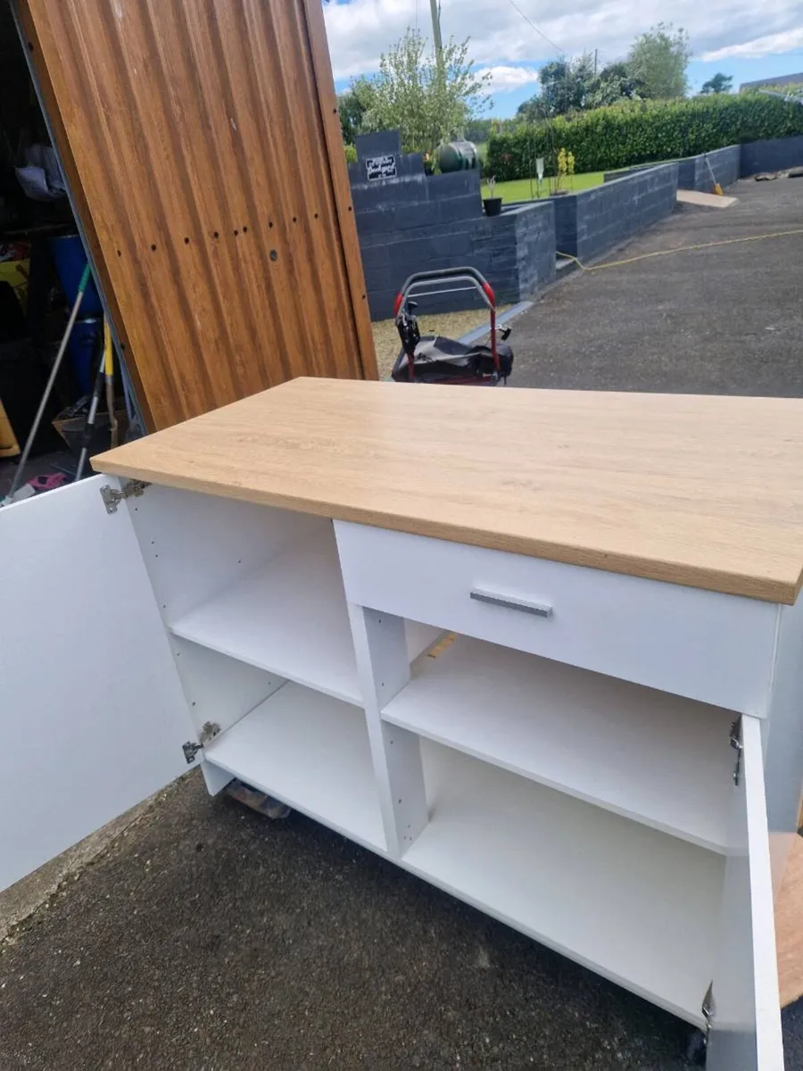 Free standing Kitchen unit with worktop - Image 2