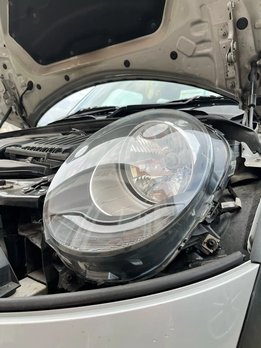 Mobile Headlight restoration - Image 1