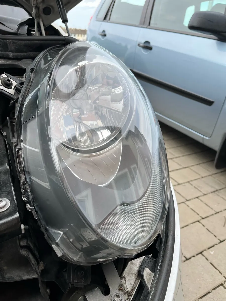 Mobile Headlight restoration - Image 2