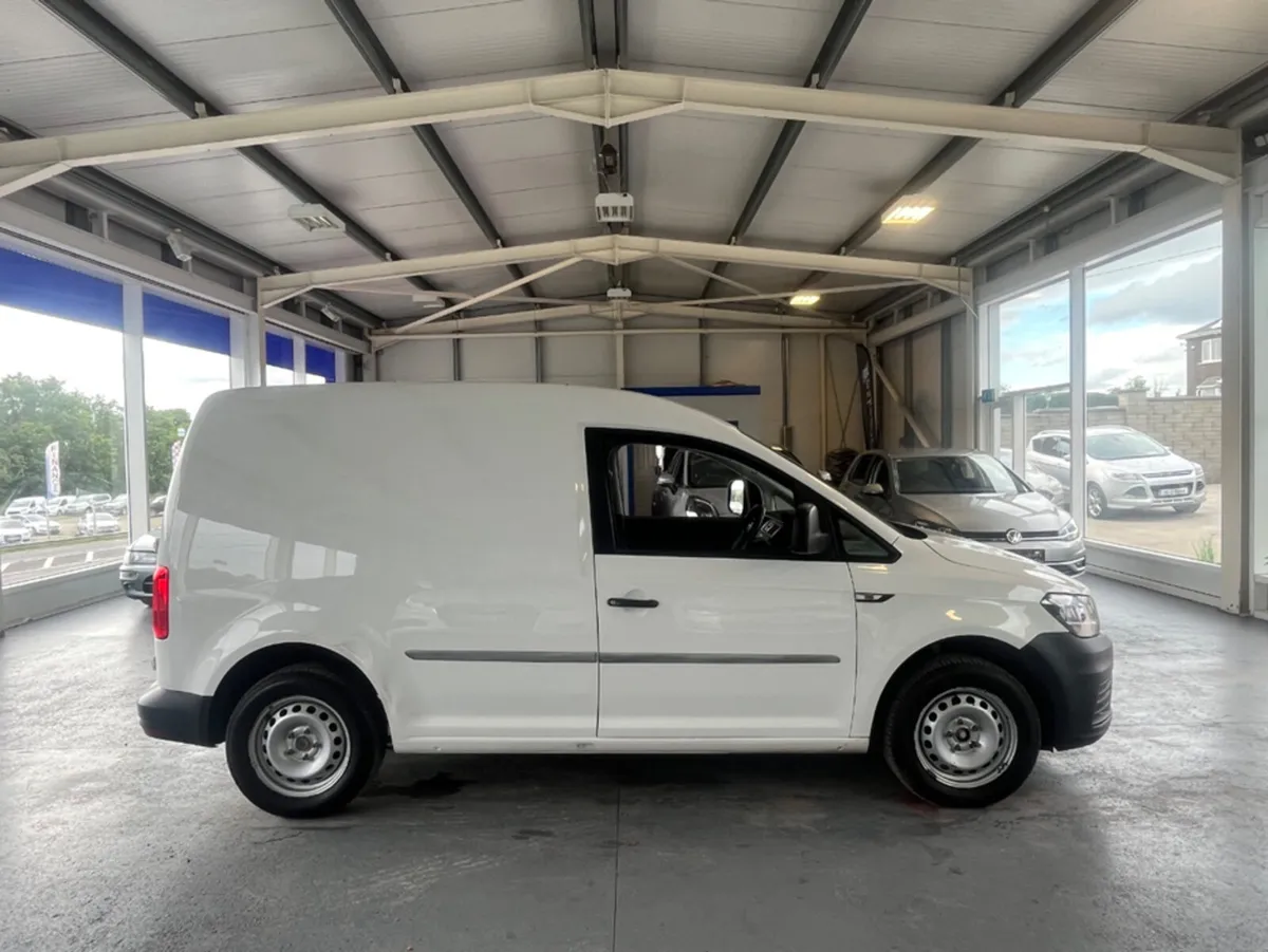 Volkswagen Caddy PV TDI 75HP MANUAL 5SPEED 5DR - Image 4