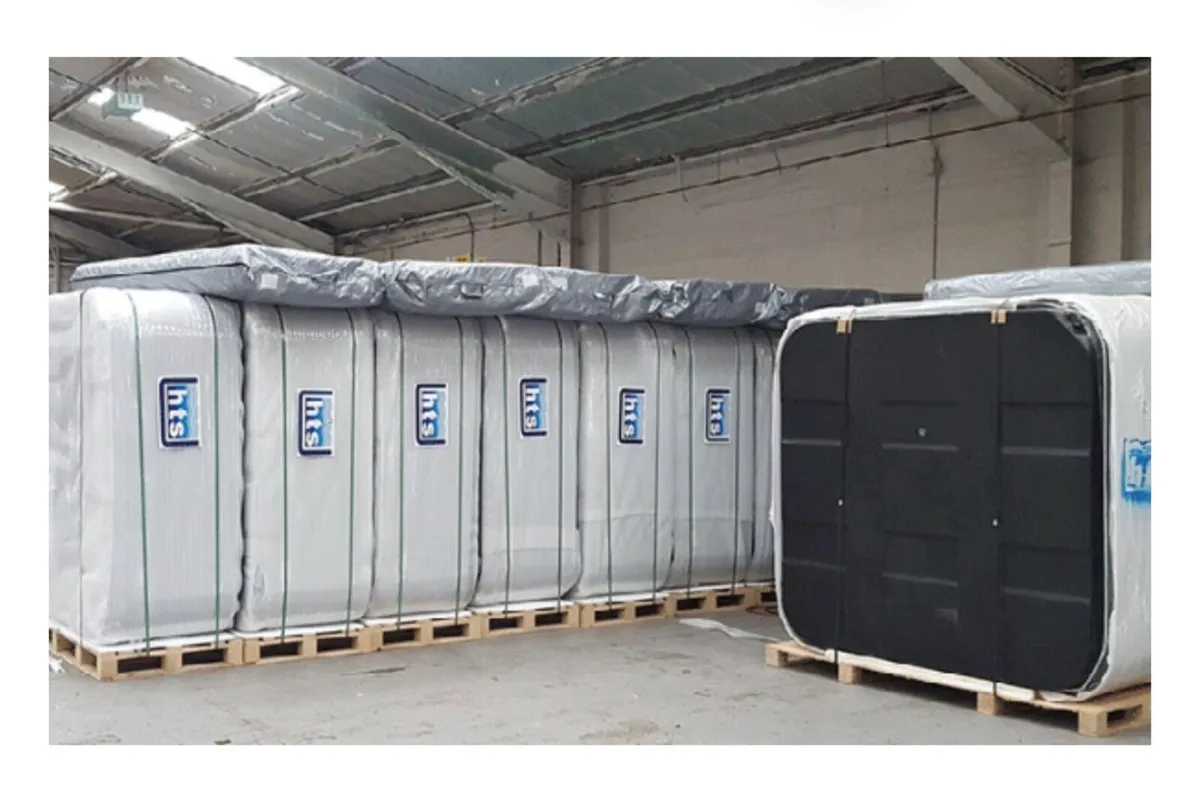 Free Delivery - New Milano Rose Hot Tubs - Image 2