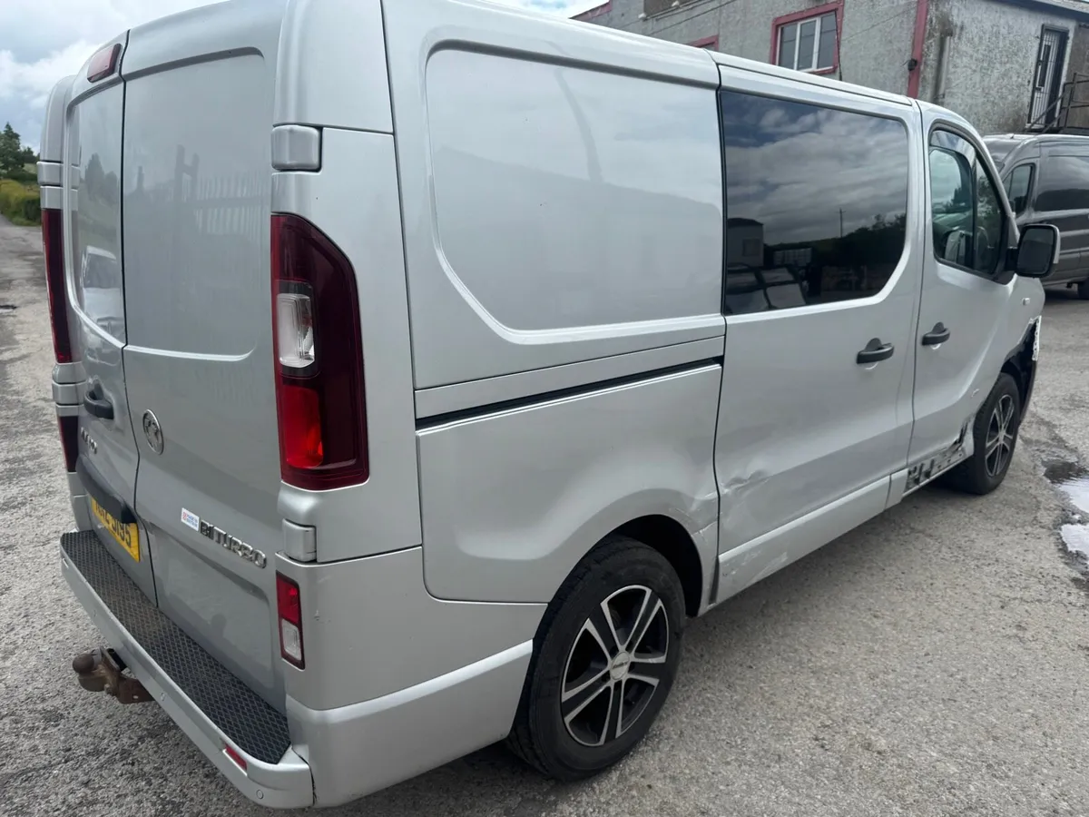 2018 VAUXHALL VIVARO SPORT FACTORY CREW VAN - Image 3