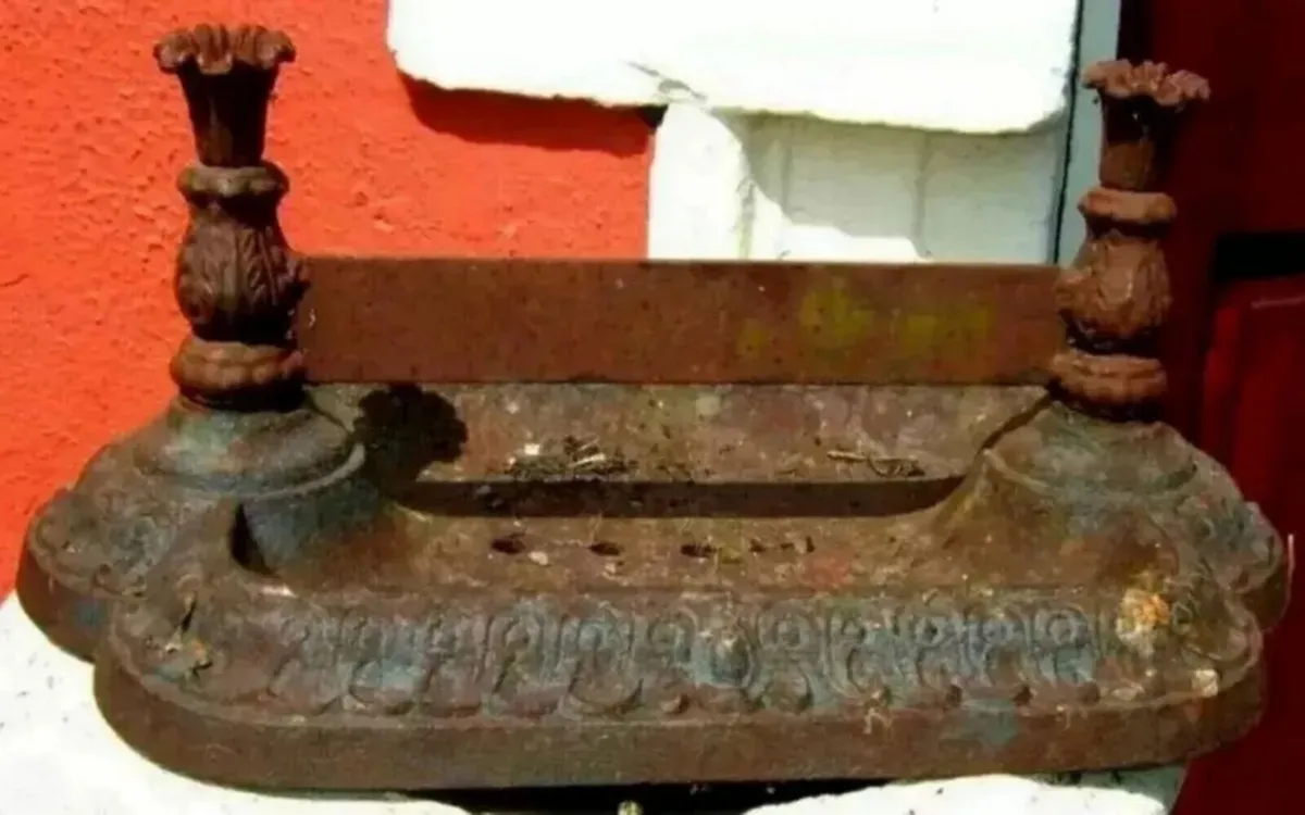 Vintage Cast Iron Boot Scraper - Image 3
