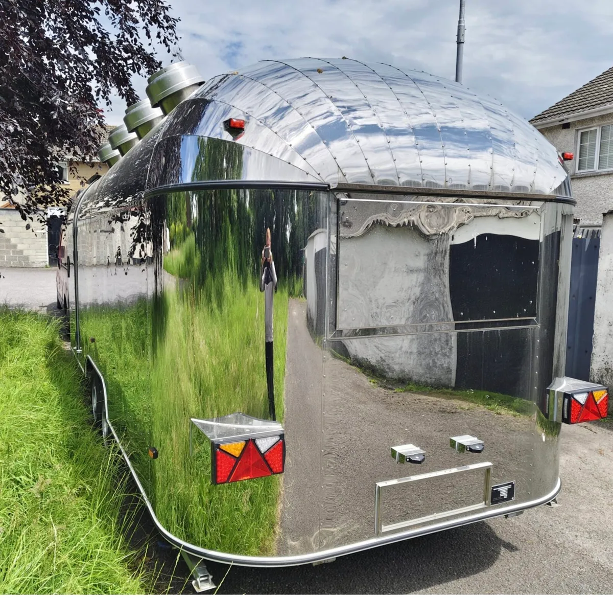 **Fully loaded Buisness** 5.5 meter Airstream - Image 2