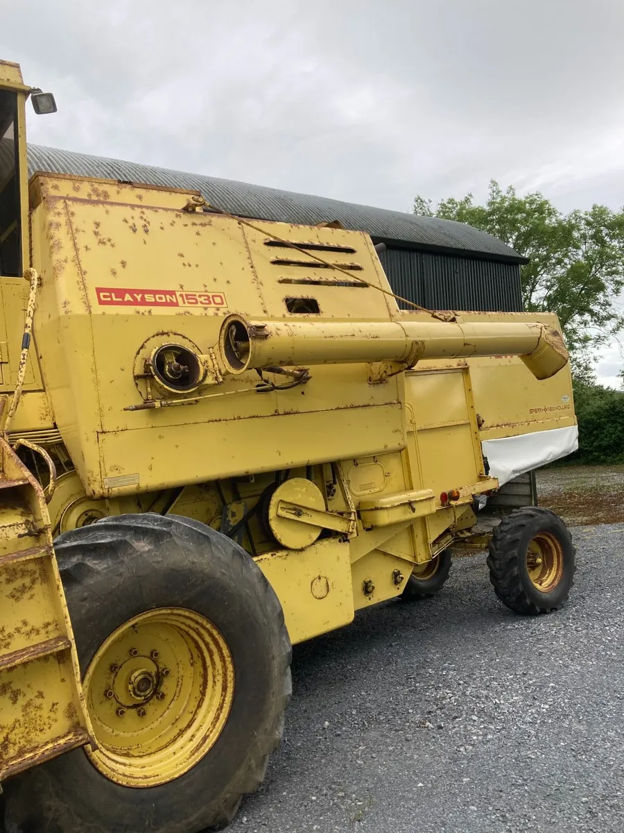 1530 New Holland Combine - Image 3
