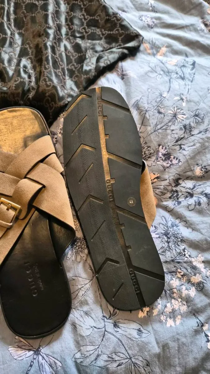 New Gucci Leather Sandals EU 43 - Image 2