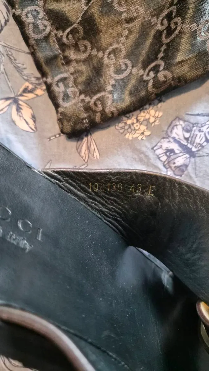 New Gucci Leather Sandals EU 43 - Image 3