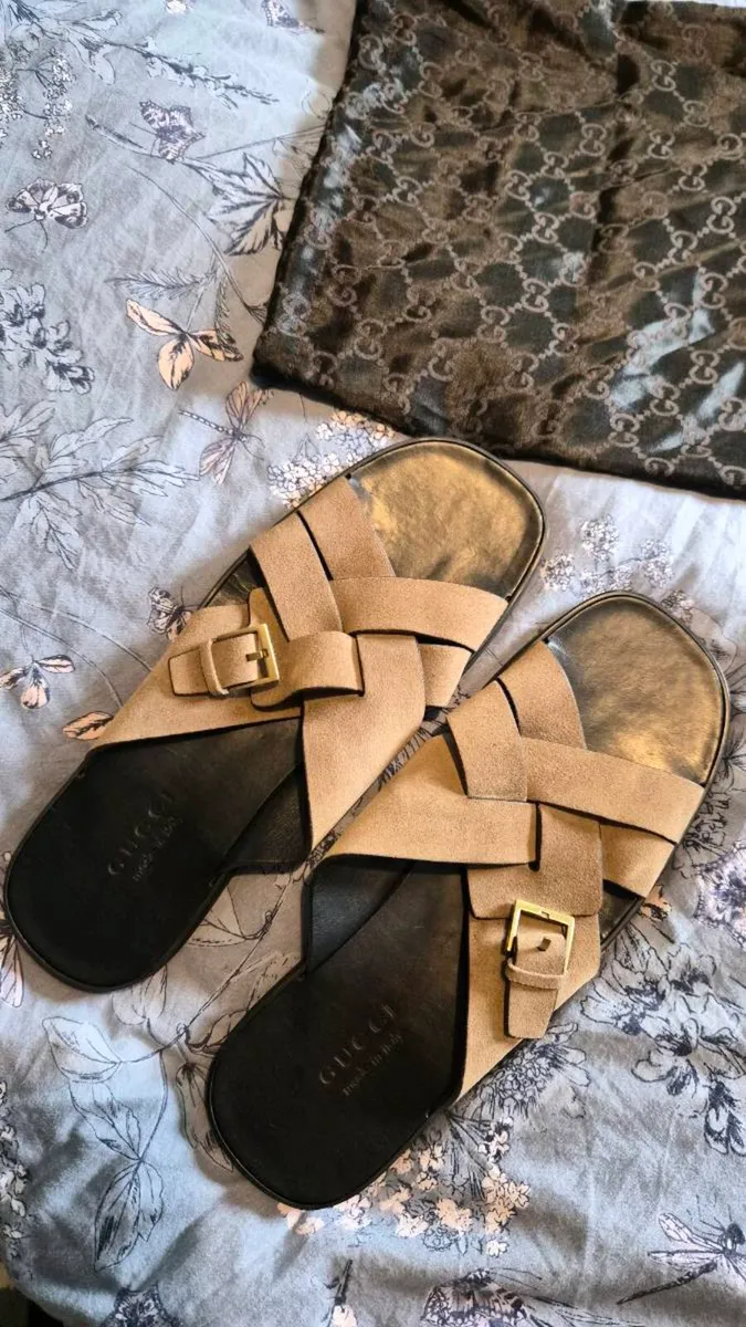 New Gucci Leather Sandals EU 43 - Image 1