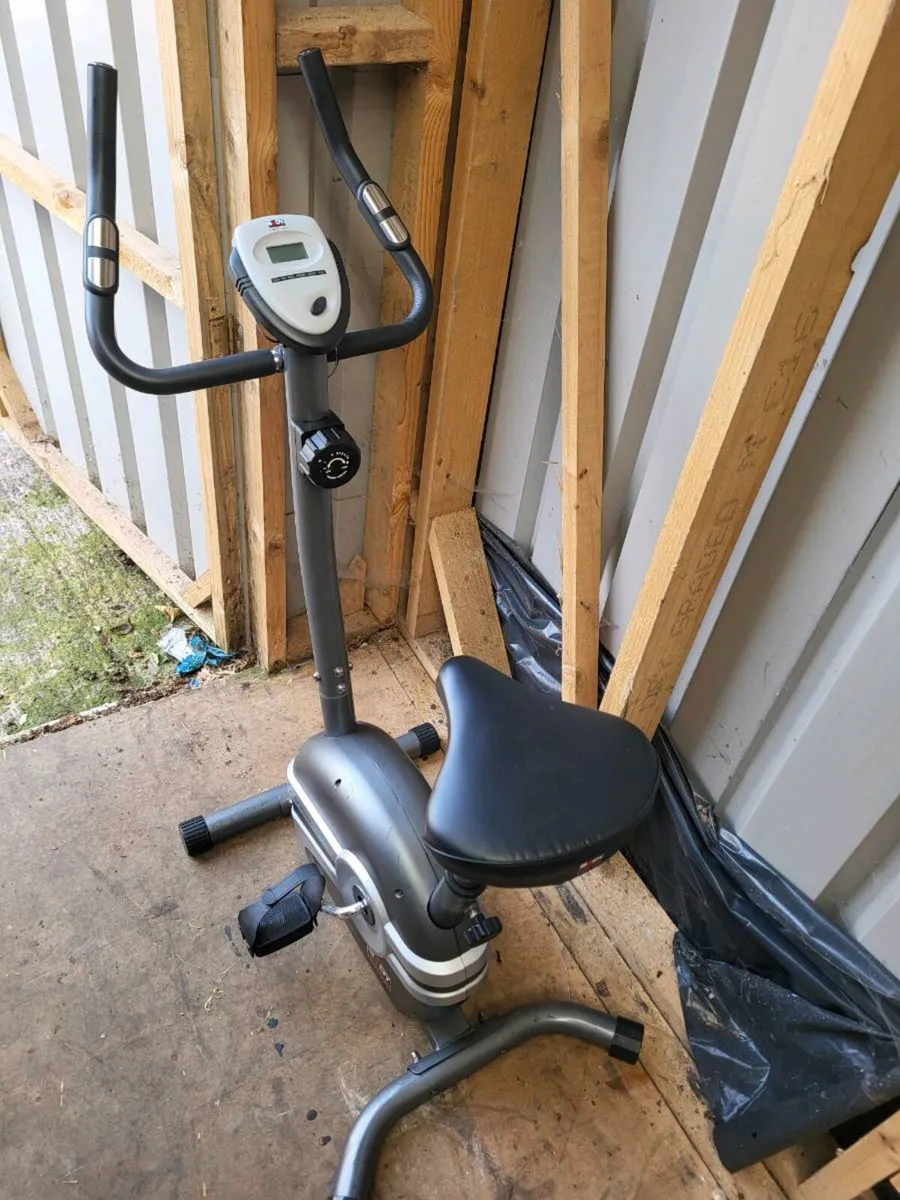 Exercise bike . - Image 2