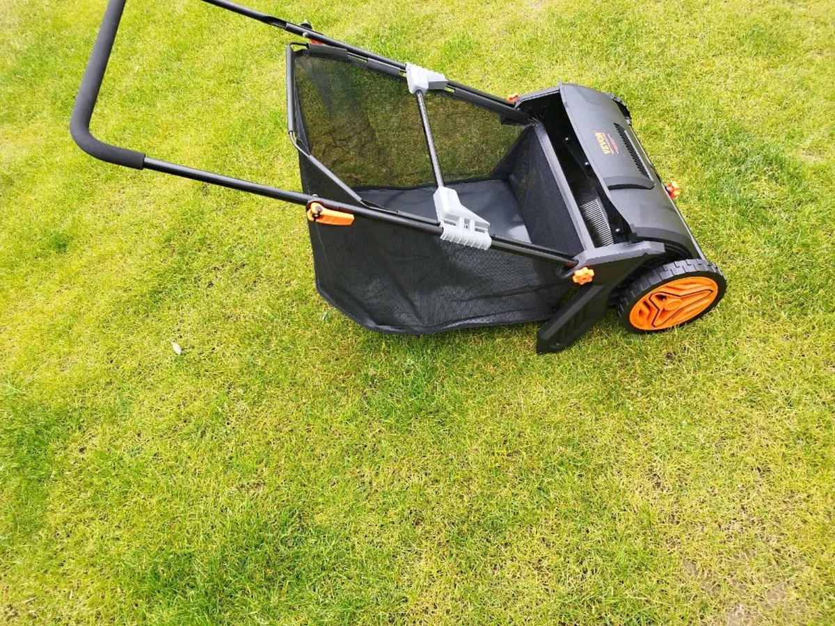 Hand push leaf sweeper - Image 4