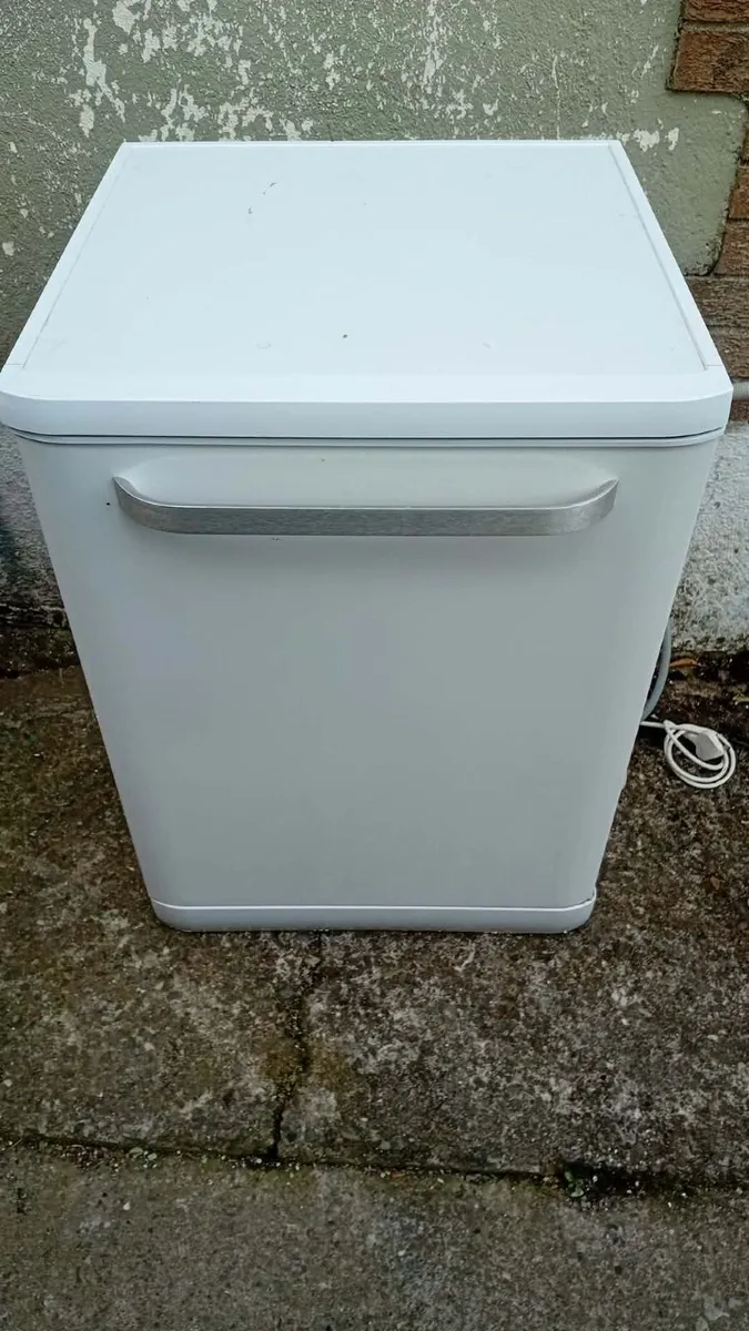 Dishwasher - Image 1