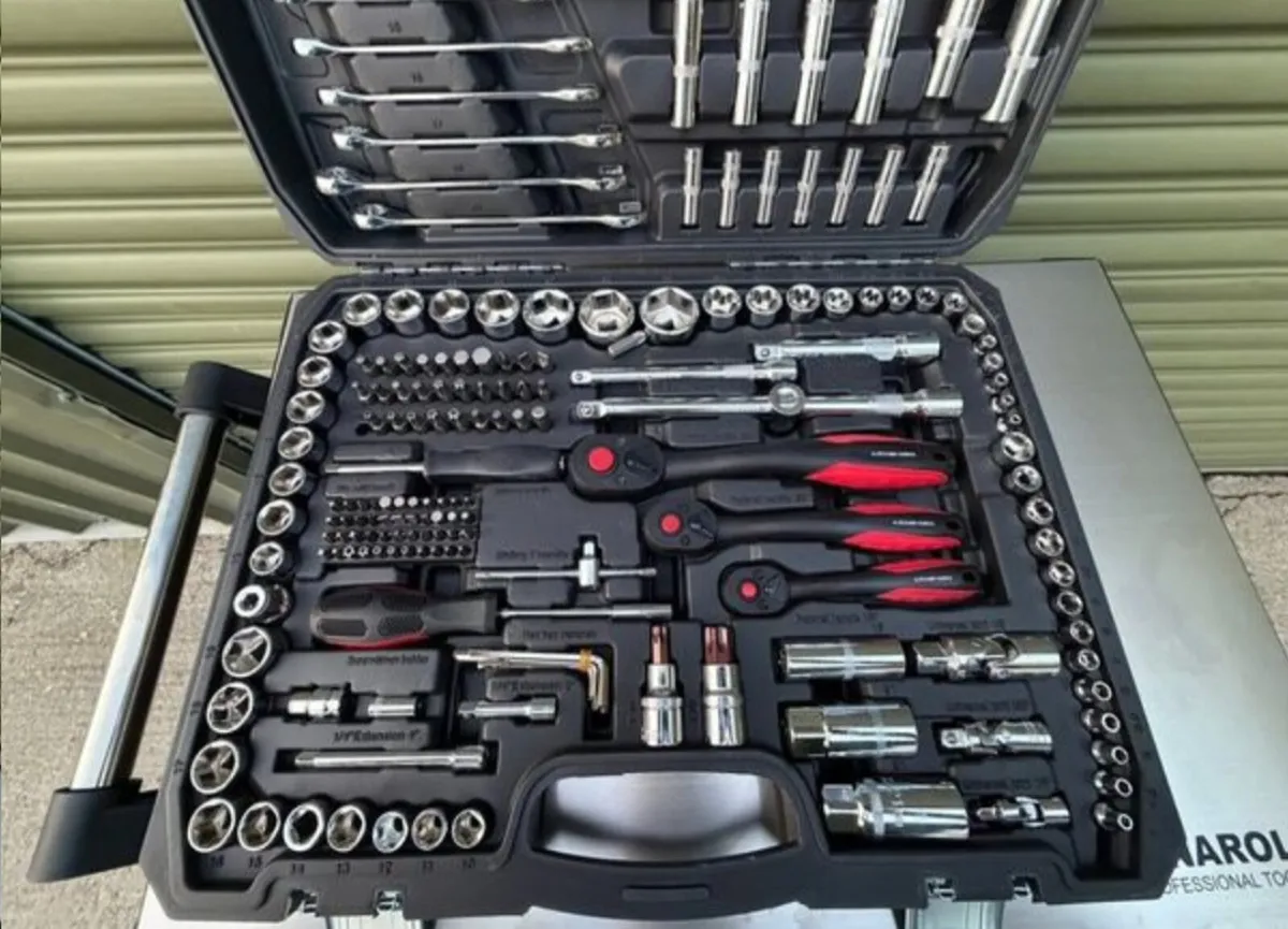 BRAND NEW 231PCS SOCKET SET - Image 2