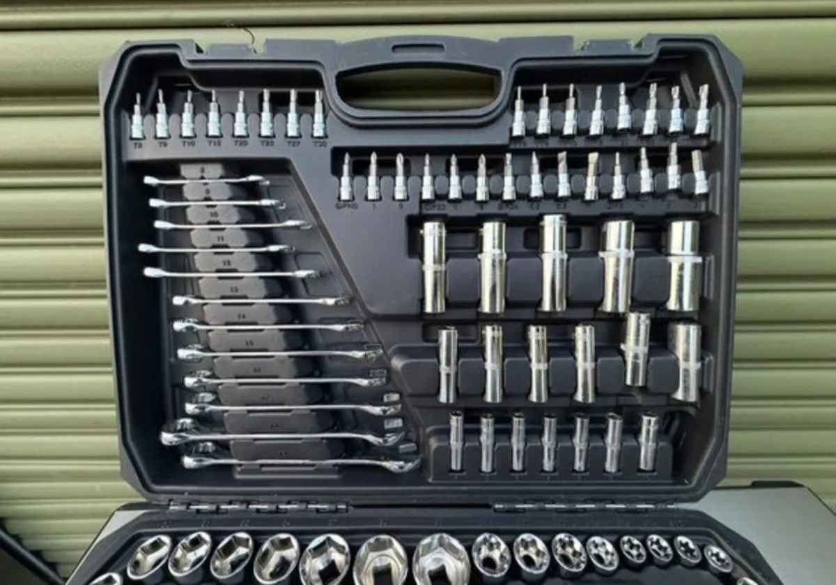 BRAND NEW 231PCS SOCKET SET - Image 3