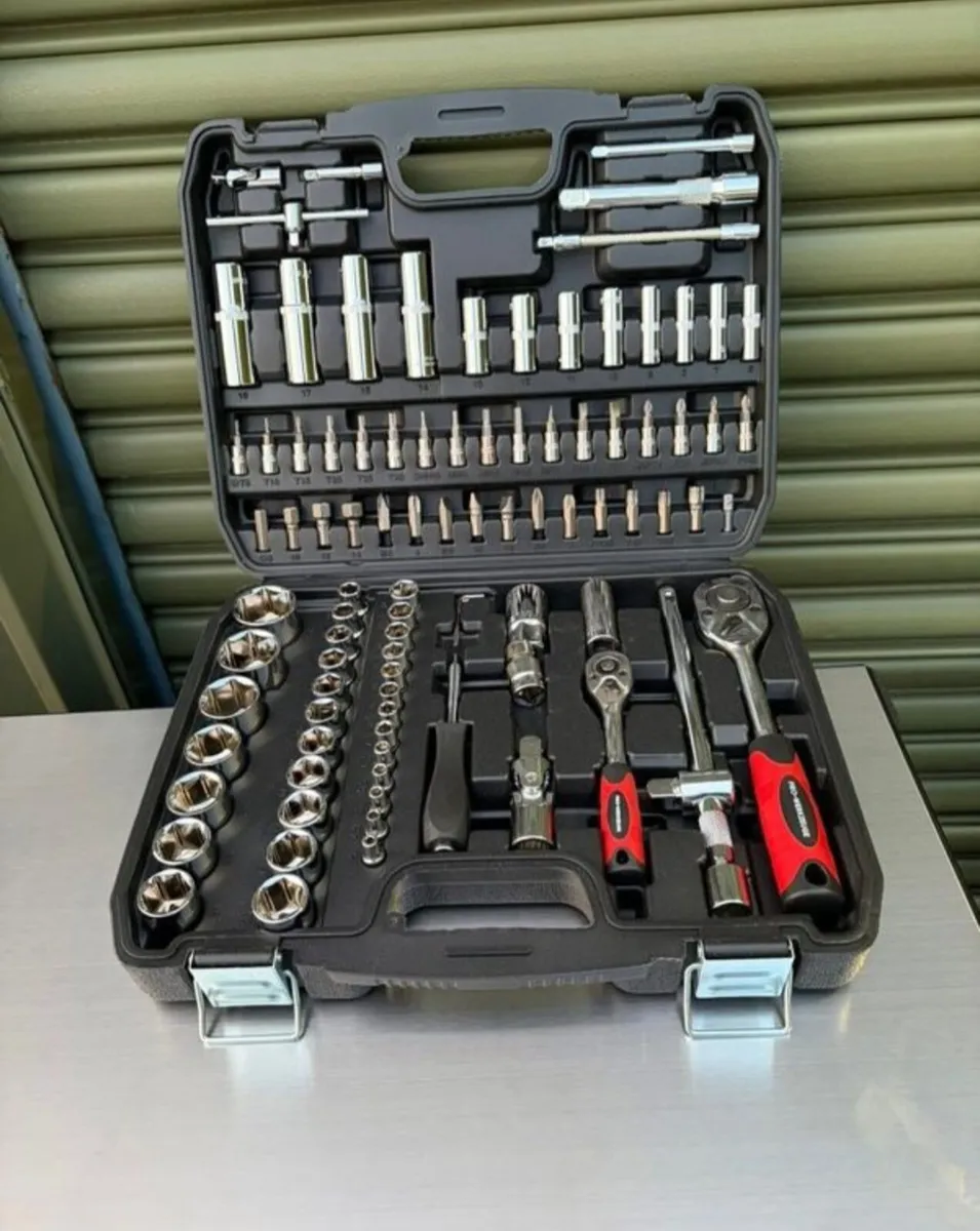 BRAND NEW 100 PCS SOCKET SET - Image 1