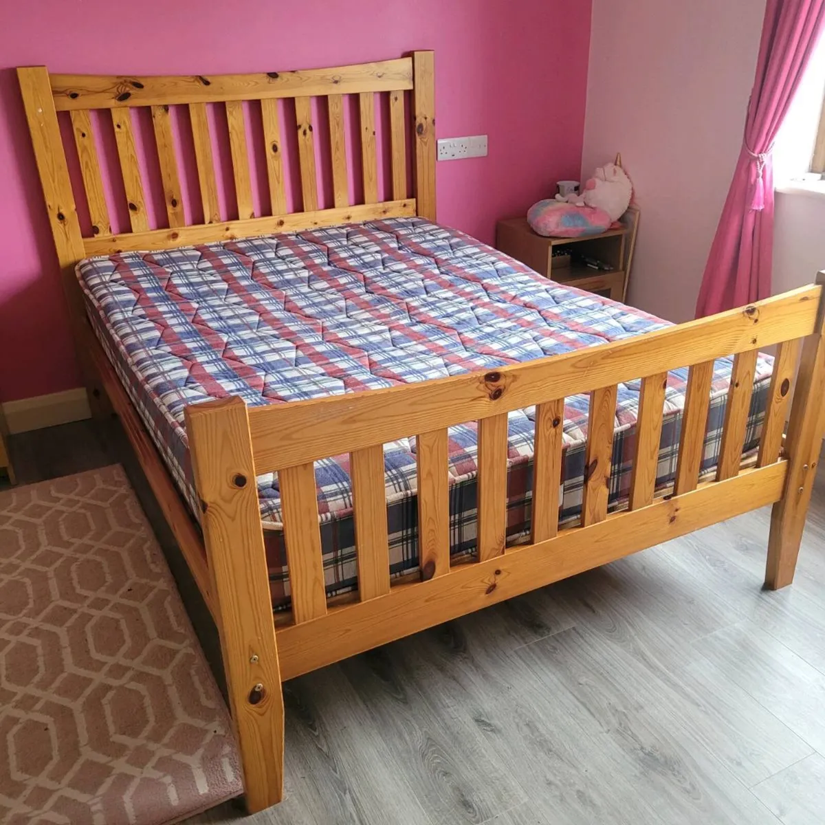 Double bed - Image 2