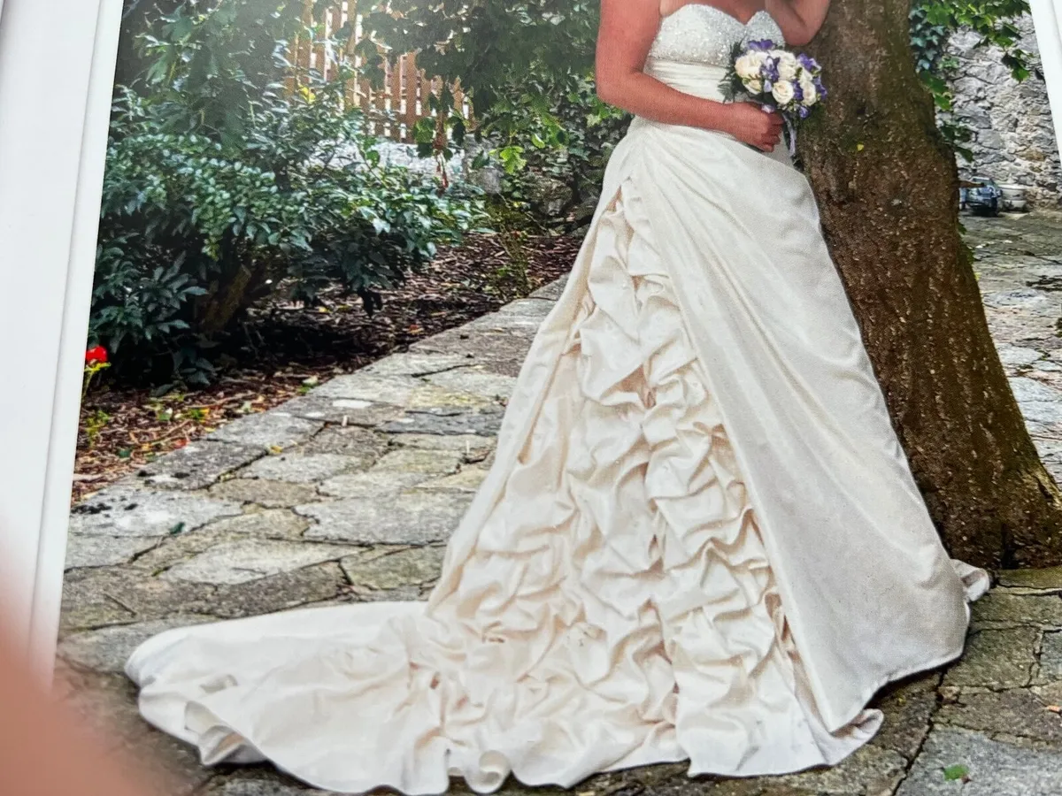 Wedding dress - Image 4