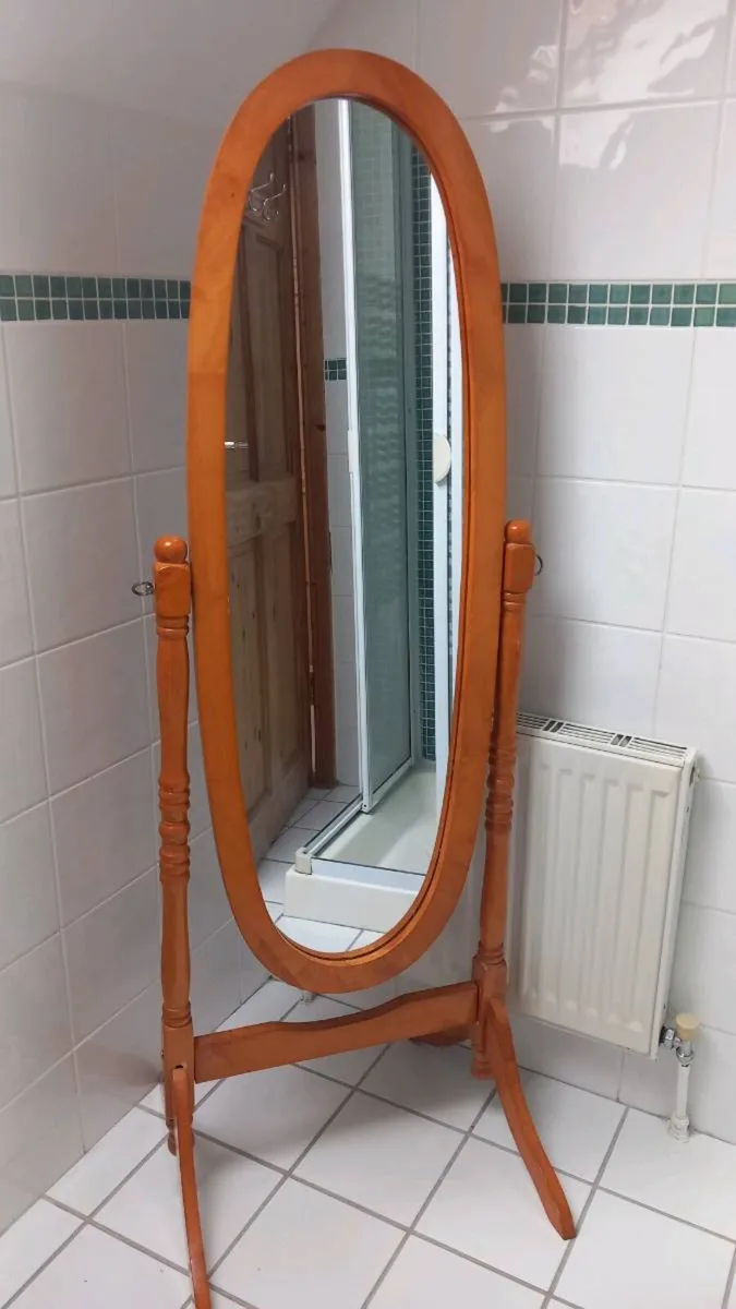 2 Beautiful Vintage Full body mirrors - Image 1