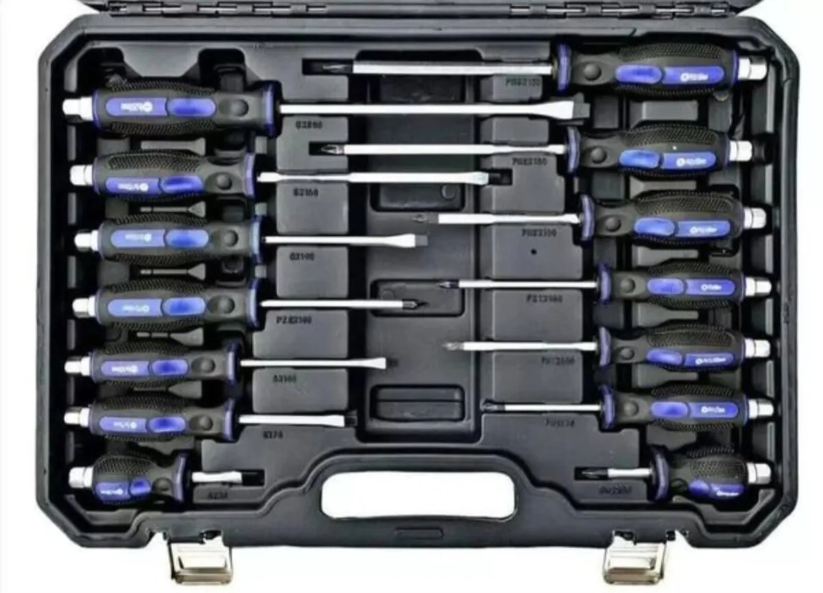 BRAND NEW 26 PCS SCREWDRIVER & T-HANDLE SET - Image 2