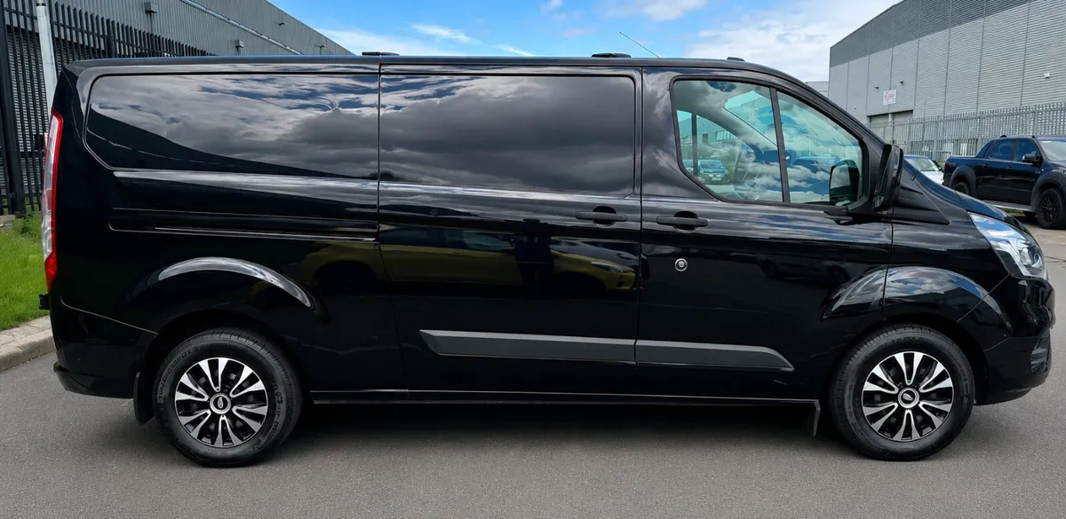 2023 Ford Custom Automatic 170Bhp - Image 3