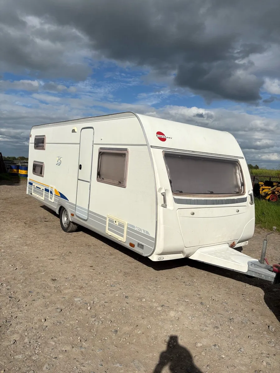 5/6 berth Burstner caravan with Awning - Image 1