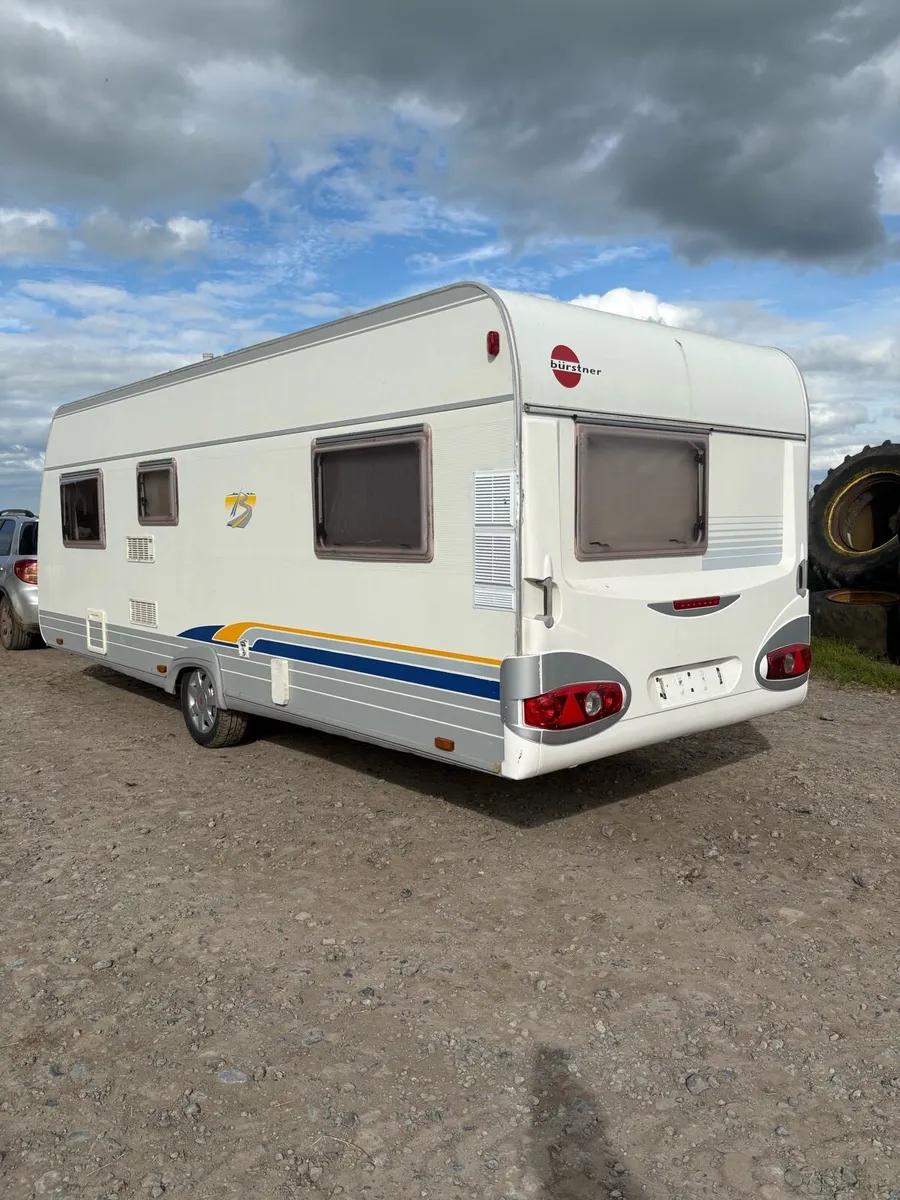 5/6 berth Burstner caravan with Awning - Image 4