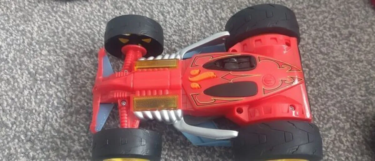 Hot wheels flipping furry 2 in 1 - Image 3