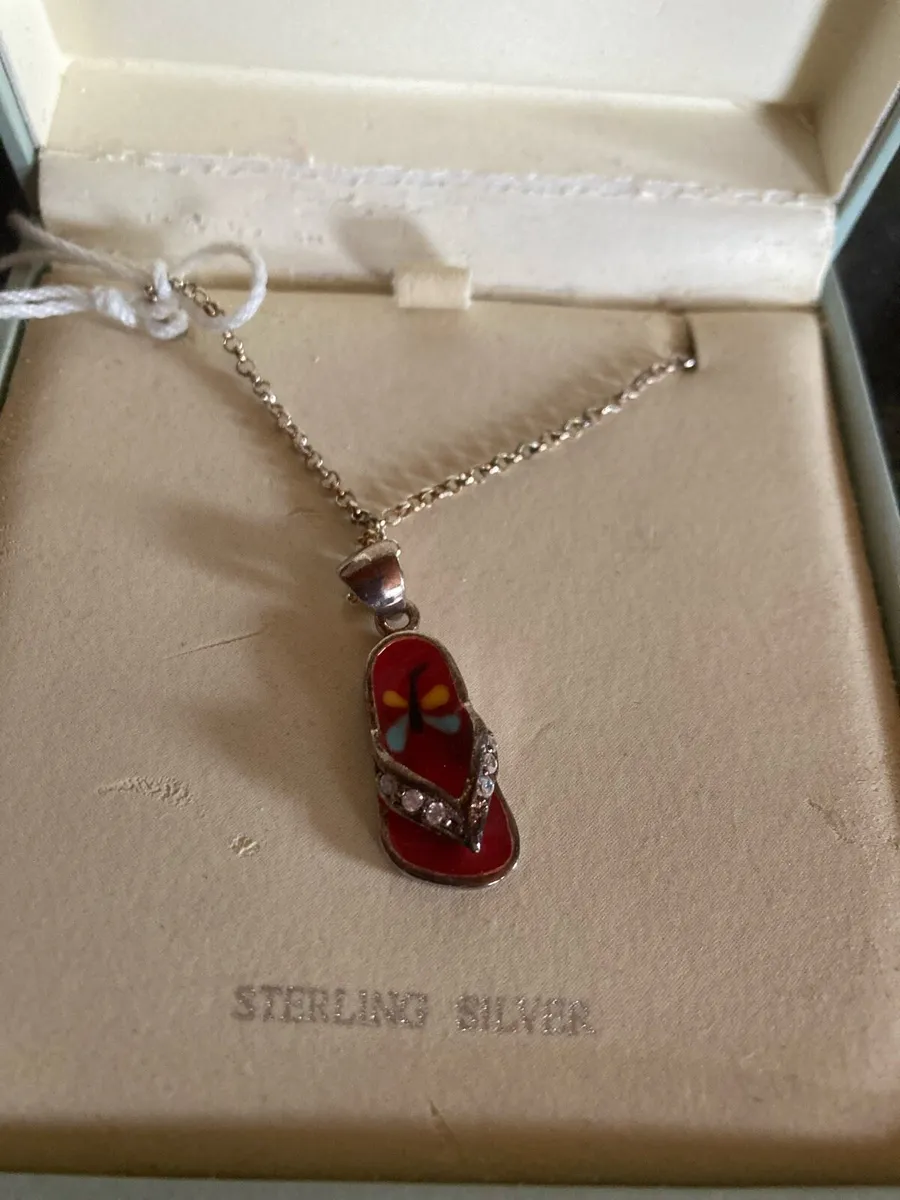 Sterling Silver pendant and chain - Image 1