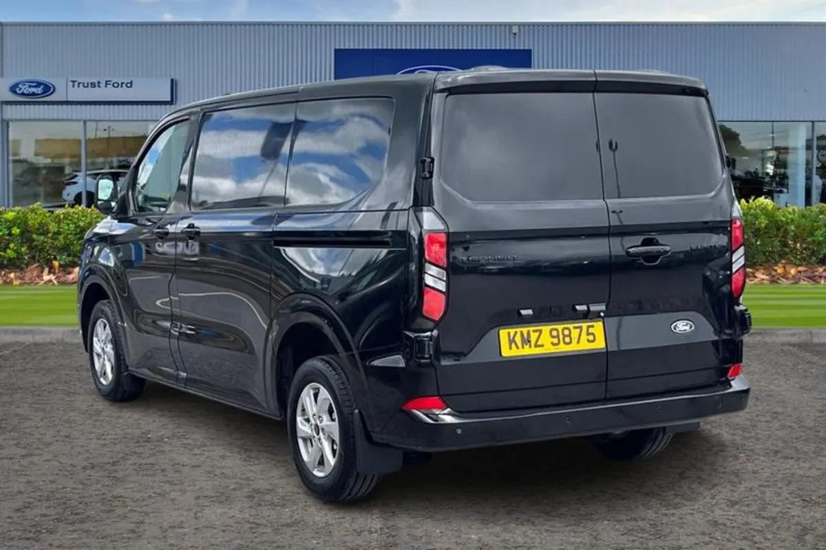 Ford Transit Custom LIMITED - Image 2