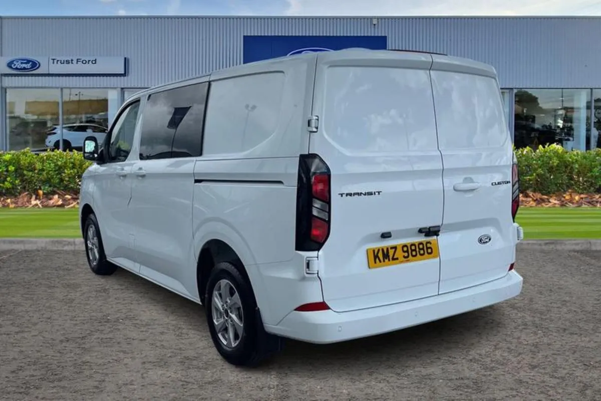 Ford Transit Custom LIMITED - Image 2