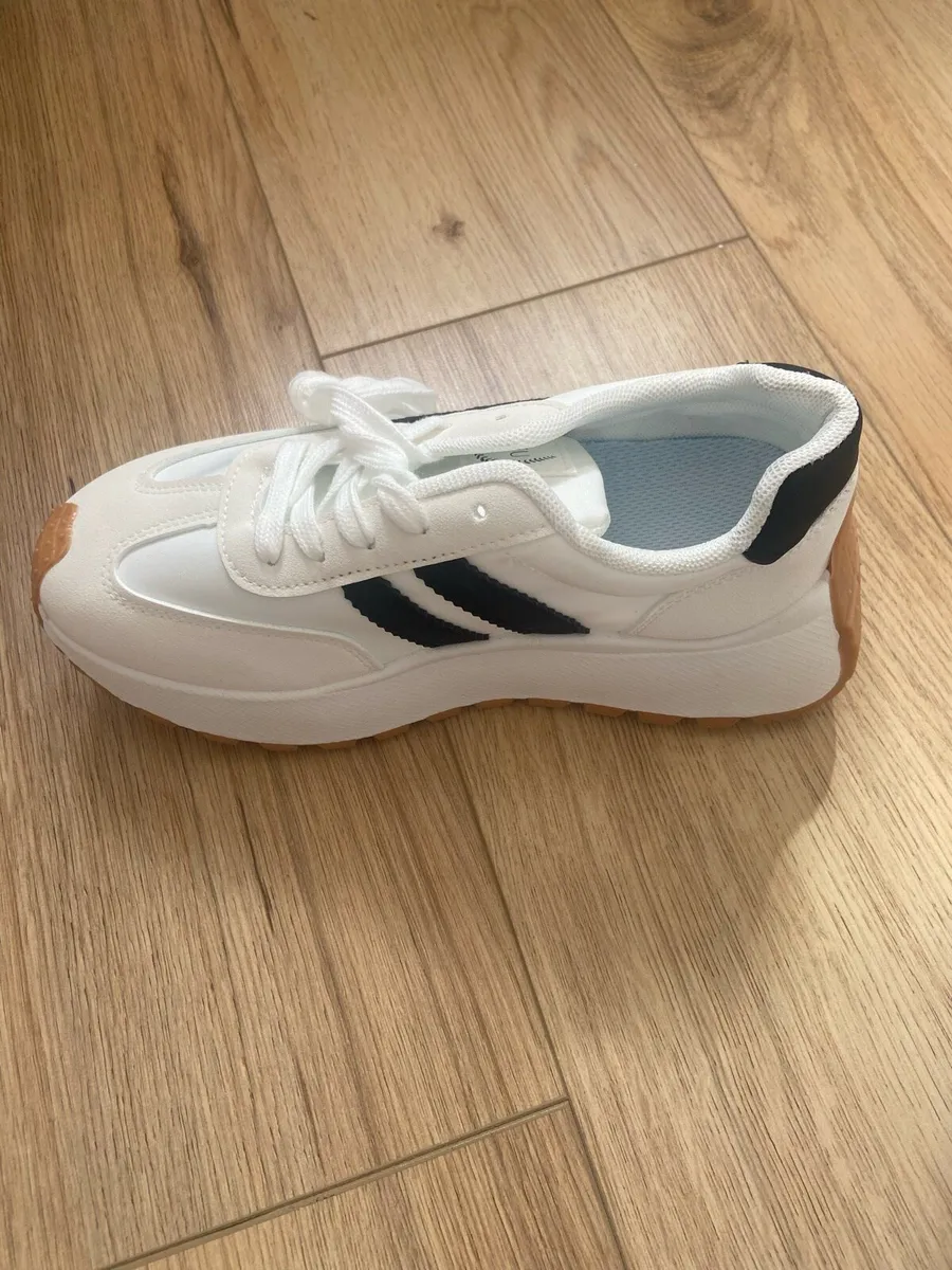 White sneakers - Image 2