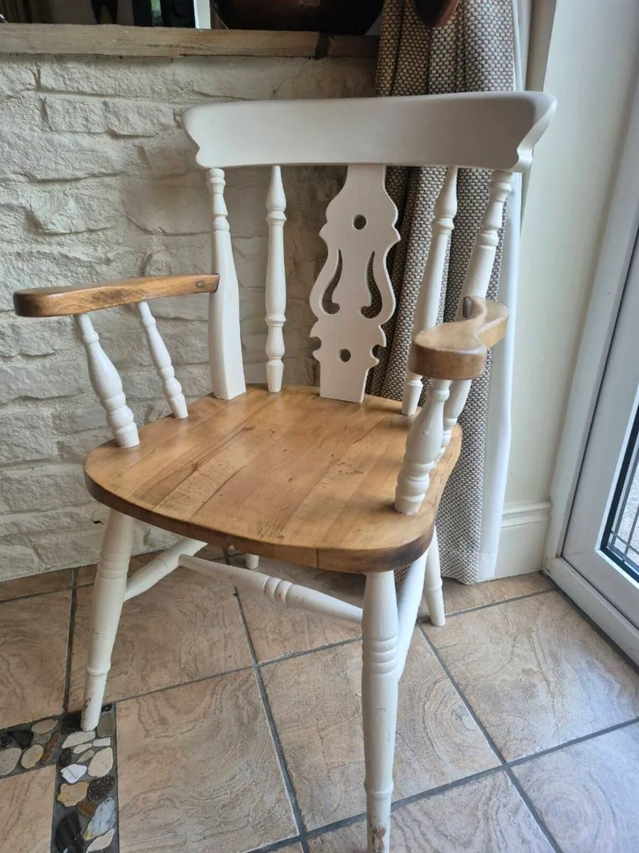 Table and eight chairs - Image 4