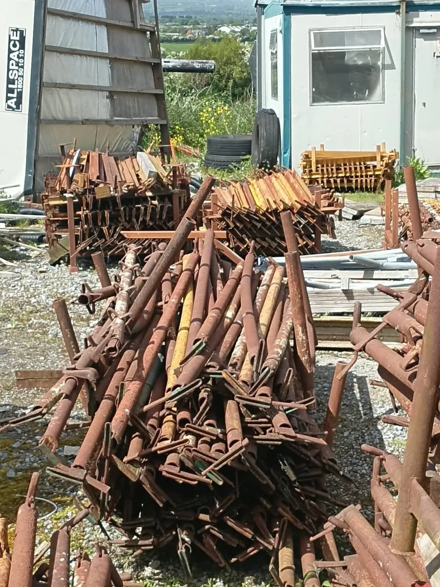 LARGE QUANTITY OF SCAFFOLDING FOR SALE - Image 3