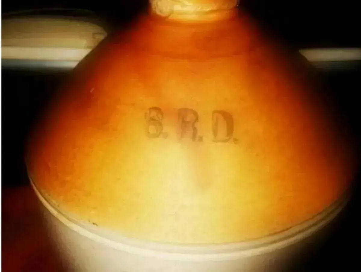 WW1 Officers Rum Jar - Image 3