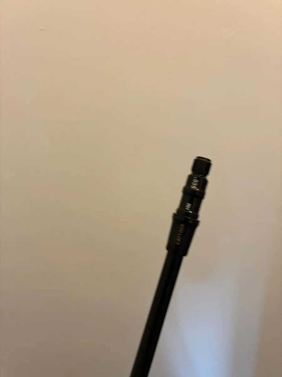 3 wood Tensei AV blue shaft - Image 3