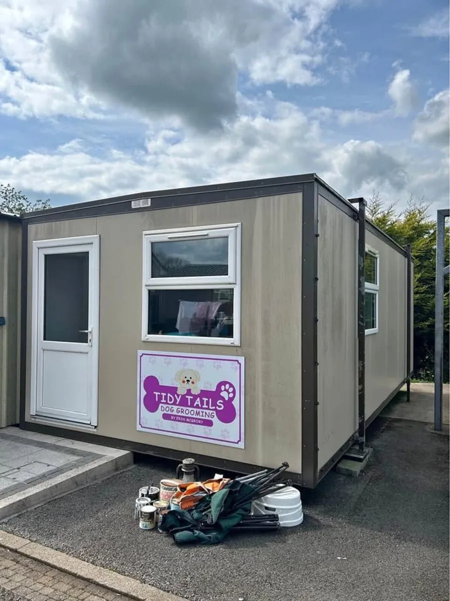Fully Equipped Dog Grooming Cabin & Business Setup - Image 1