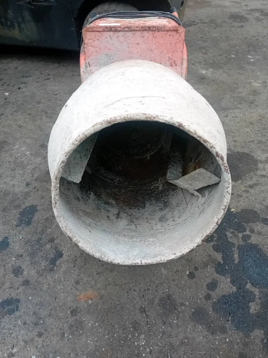 2 x Bell Electric Cement Mixers - Image 4